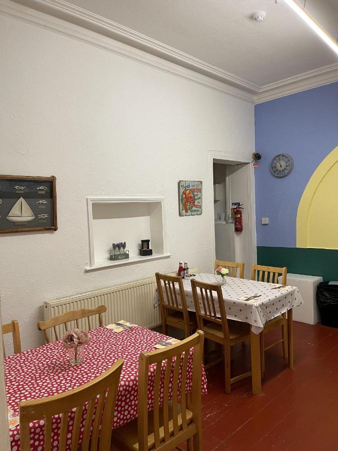 Bed and Breakfast Henrys On The Prom Great Yarmouth Exterior foto